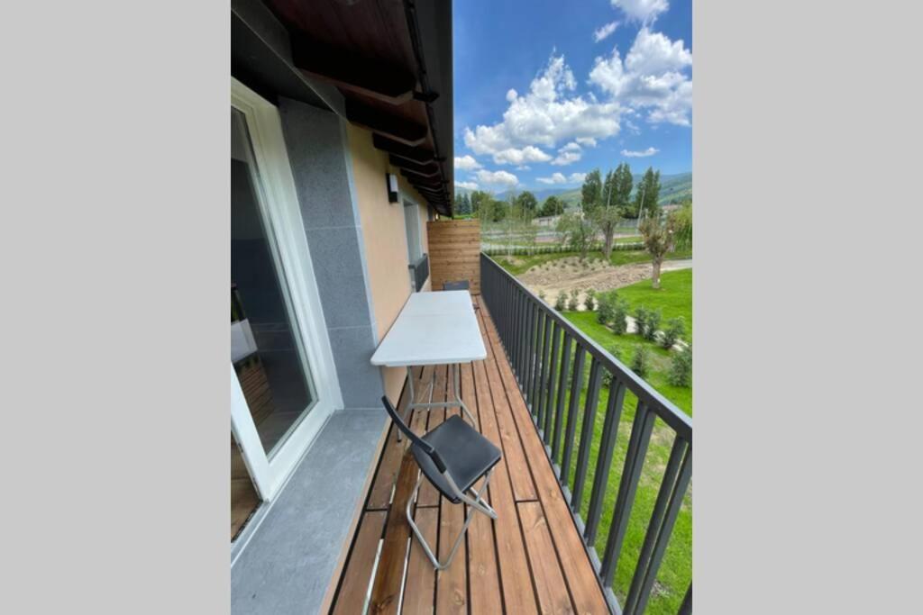 New Construction Penthouse With Pool And Wifi Apartment Osseja Ngoại thất bức ảnh